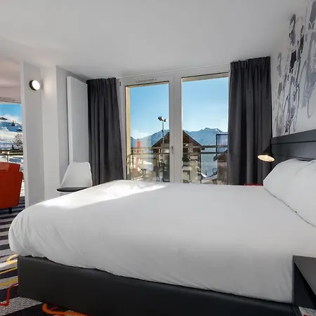 Popalp מלון אלפה ד'הואז